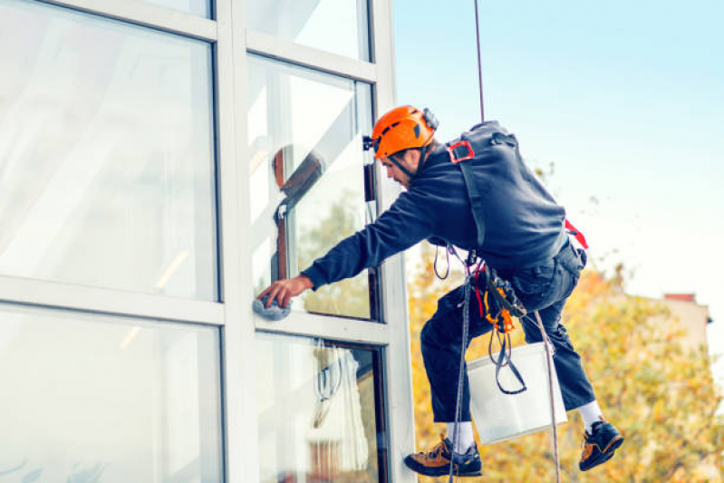 Serviço de Limpeza de Fachada Predial Ourinhos - Lavagem Fachada Clínica