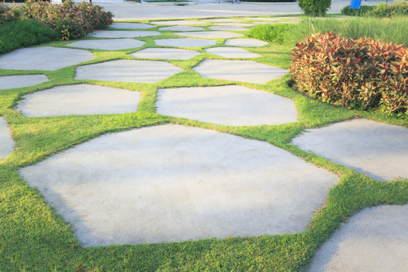 Serviço de Paisagismo Jardinagem Condominial Araras - Jardinagem e Paisagismo para Escola